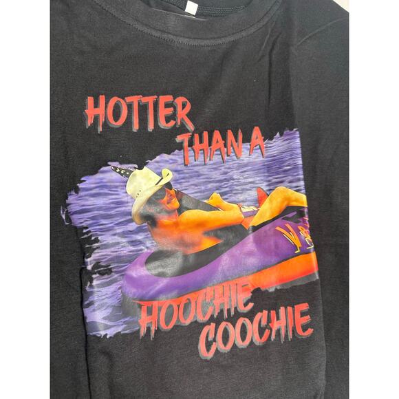 Hotter Than a Hoochie Coochie Crop T-Shirt - Size Medium - Picture 2 of 4